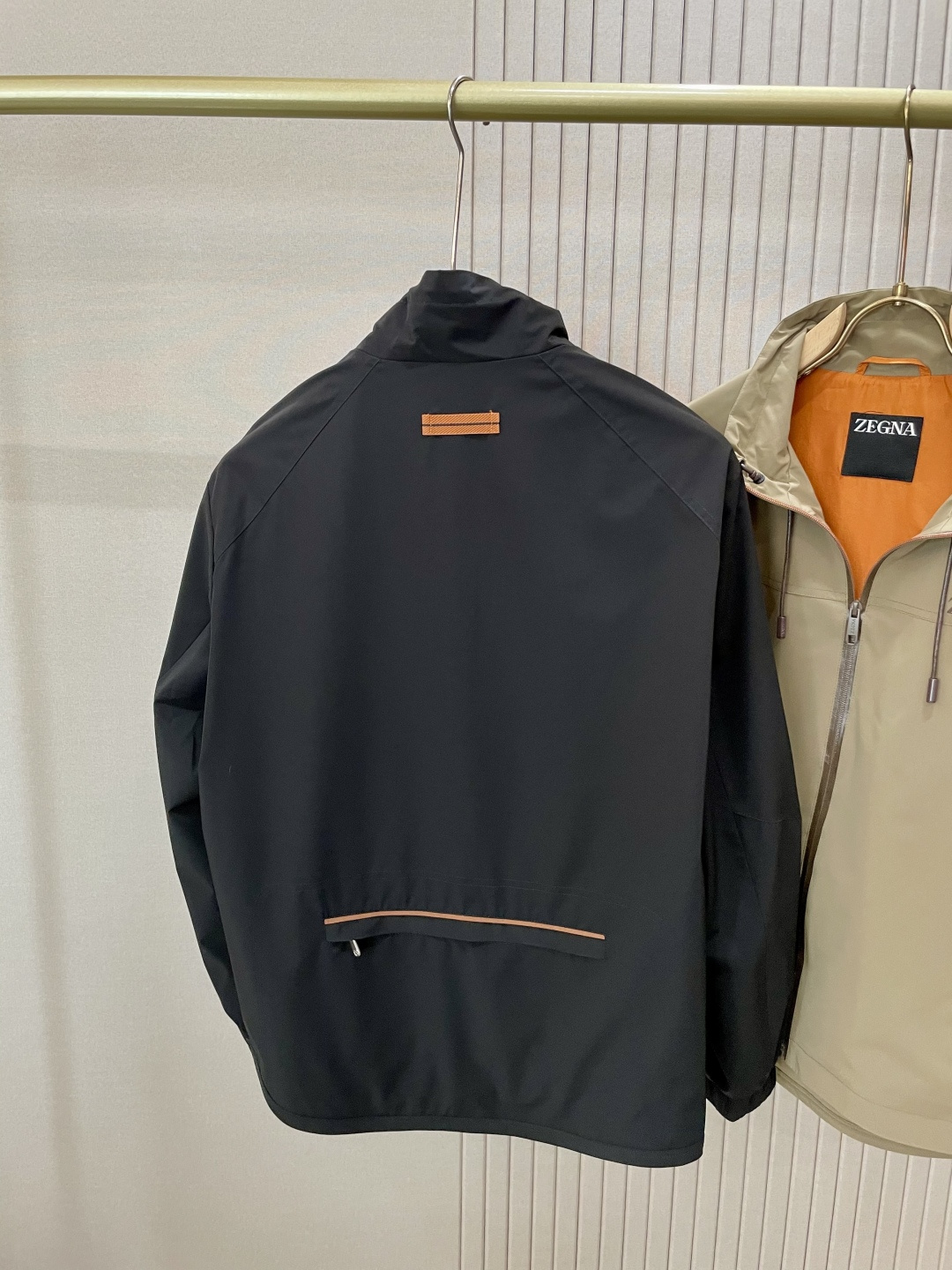 
Zegn* 2025秋冬新款 最新款时尚设计师款  夹克外套.处处细节显工艺足够的高级   结构性剪裁