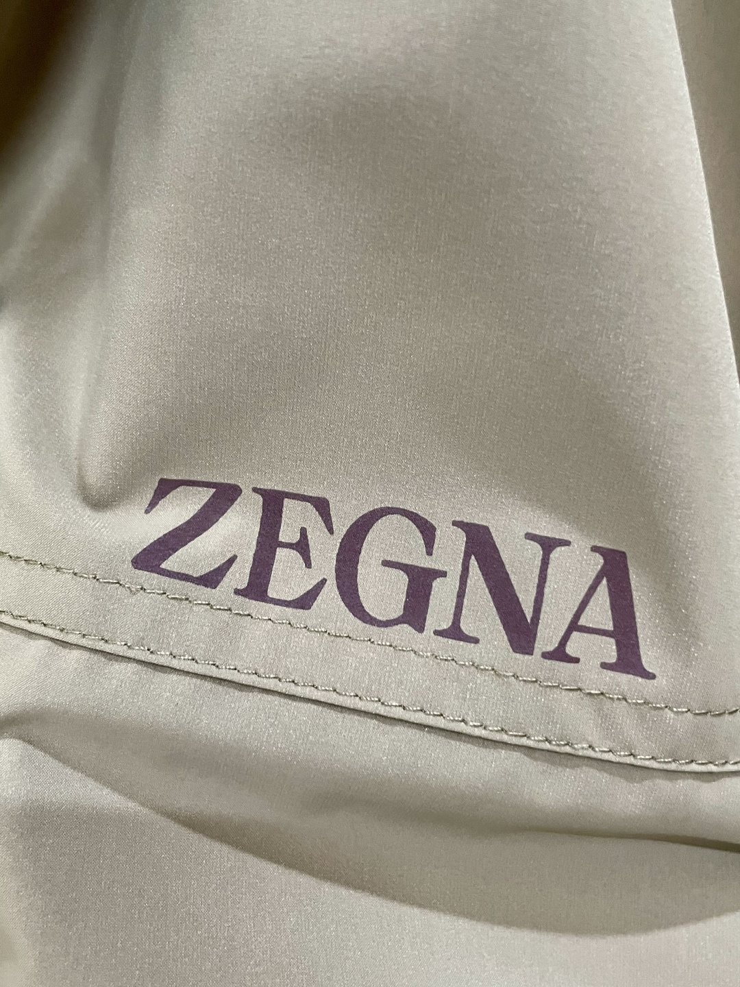 
Zegn* 2025秋冬新款 最新款时尚设计师款  夹克外套.处处细节显工艺足够的高级   结构性剪裁