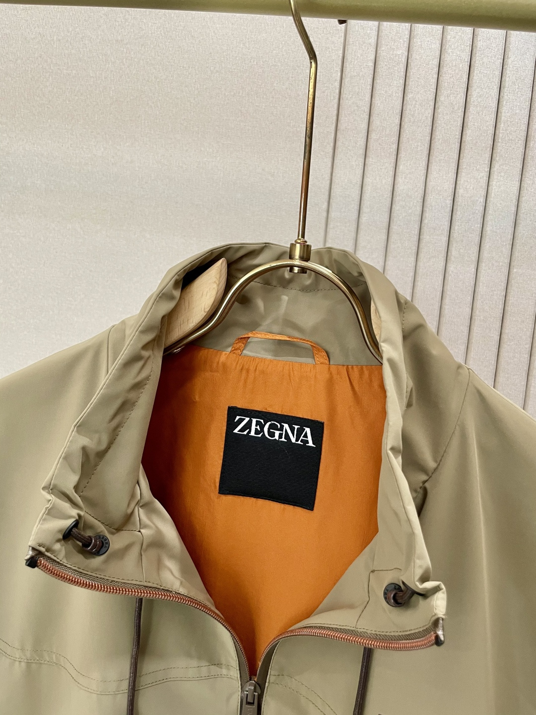 
Zegn* 2025秋冬新款 最新款时尚设计师款  夹克外套.处处细节显工艺足够的高级   结构性剪裁