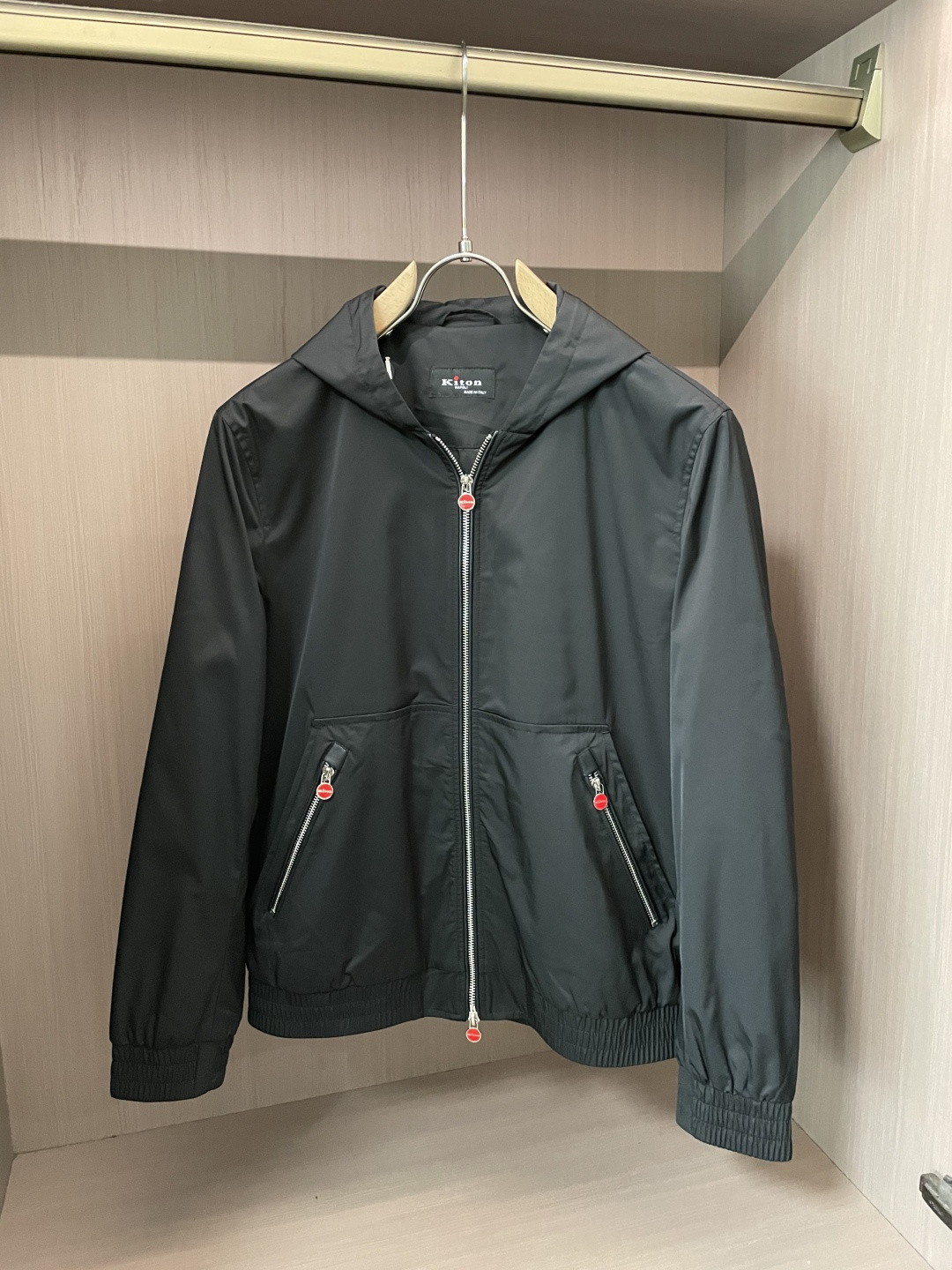 Kiton 2025秋冬休闲夹克外套，最新时尚休闲拉链夹克，时尚夹克外套!贸易公司渠道稀出，同步官网发售