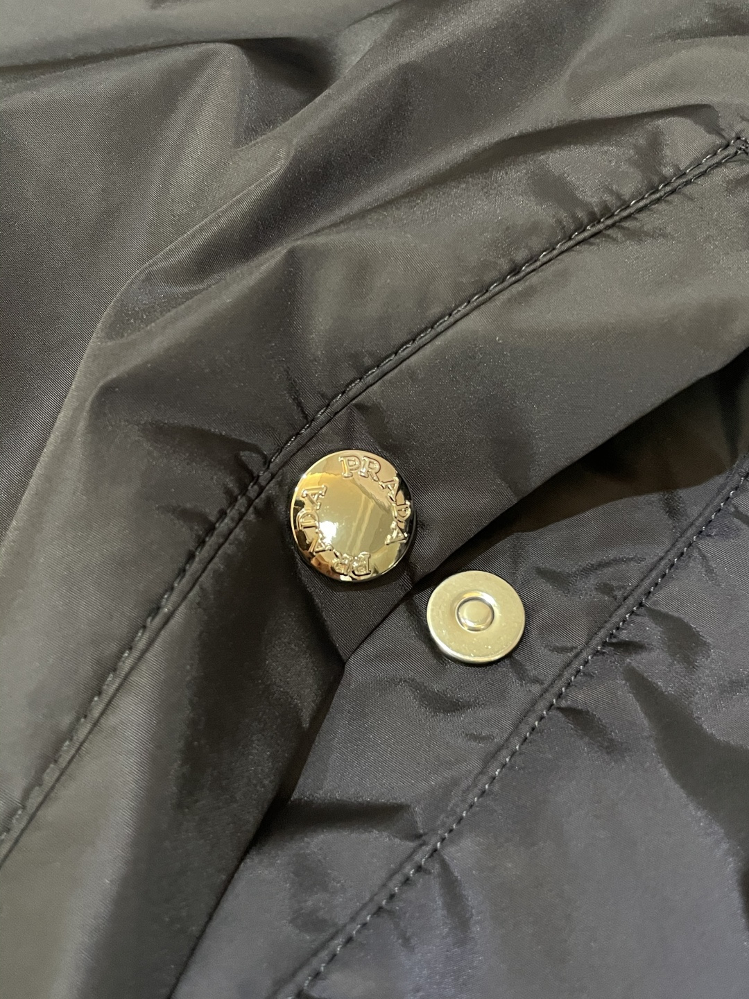 PRADA 2025秋冬休闲夹克外套，最新时尚休闲拉链夹克，时尚夹克外套!贸易公司渠道稀出，同步官网发售
