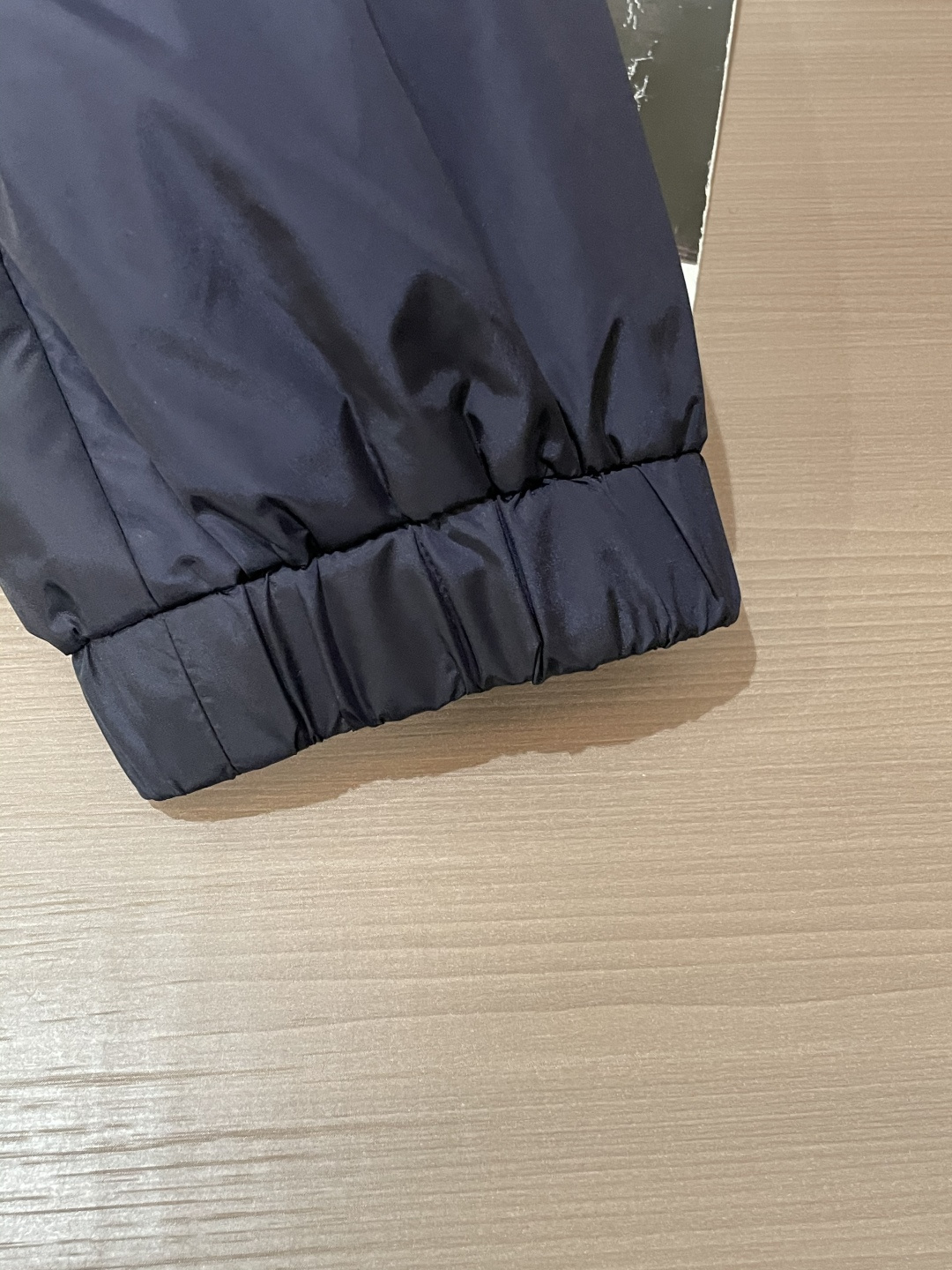 PRADA 2025秋冬休闲夹克外套，最新时尚休闲拉链夹克，时尚夹克外套!贸易公司渠道稀出，同步官网发售