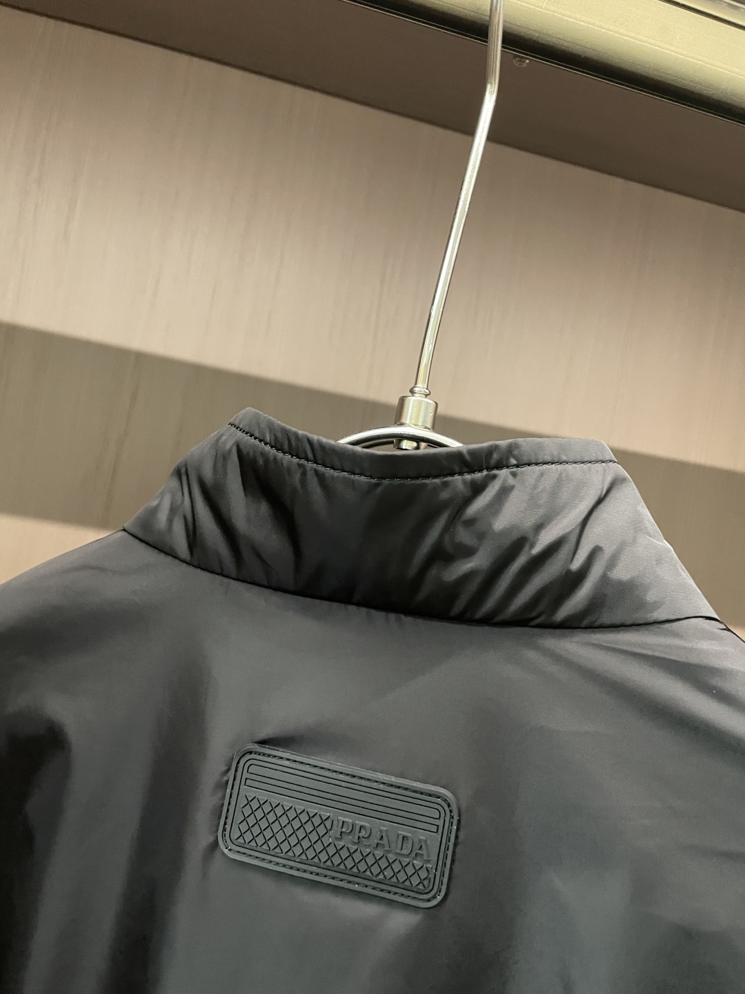 PRADA 2025秋冬休闲夹克外套，最新时尚休闲拉链夹克，时尚夹克外套!贸易公司渠道稀出，同步官网发售