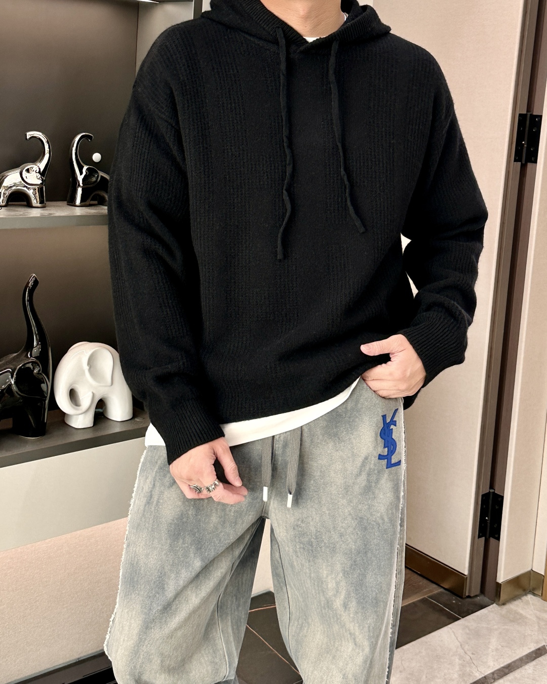 H家男士连帽羊毛针织衫｜慵懒与质感并存的秋冬首选男生秋冬穿搭不用愁，这两款连帽针织衫直接封神！💡甄选意大