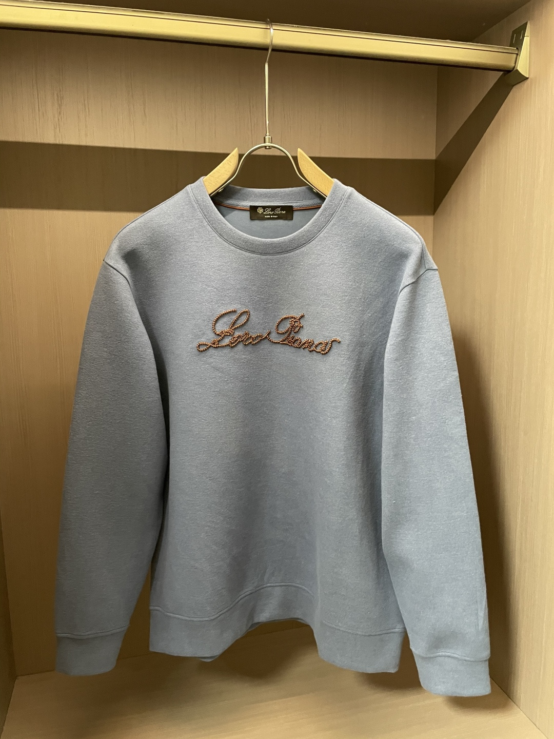 lP🆕 1965秋冬圆领卫衣｜简约质感，轻松打造高级感想要简约又有质感的卫衣？这套卫衣必须安排上！三款色