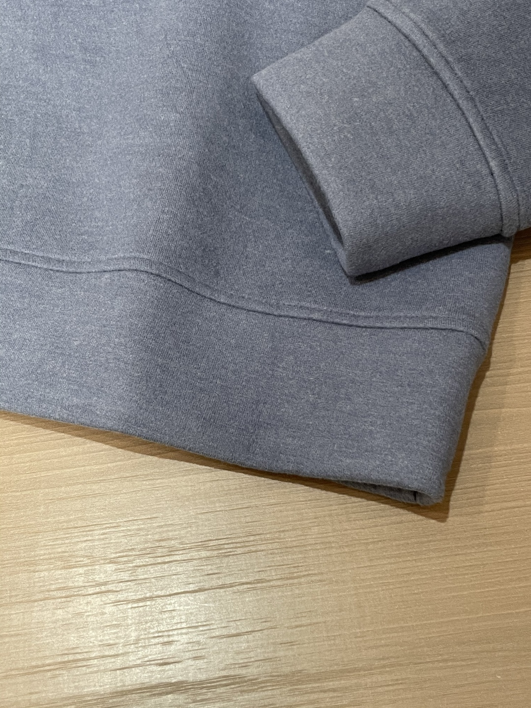 lP🆕 1965秋冬圆领卫衣｜简约质感，轻松打造高级感想要简约又有质感的卫衣？这套卫衣必须安排上！三款色