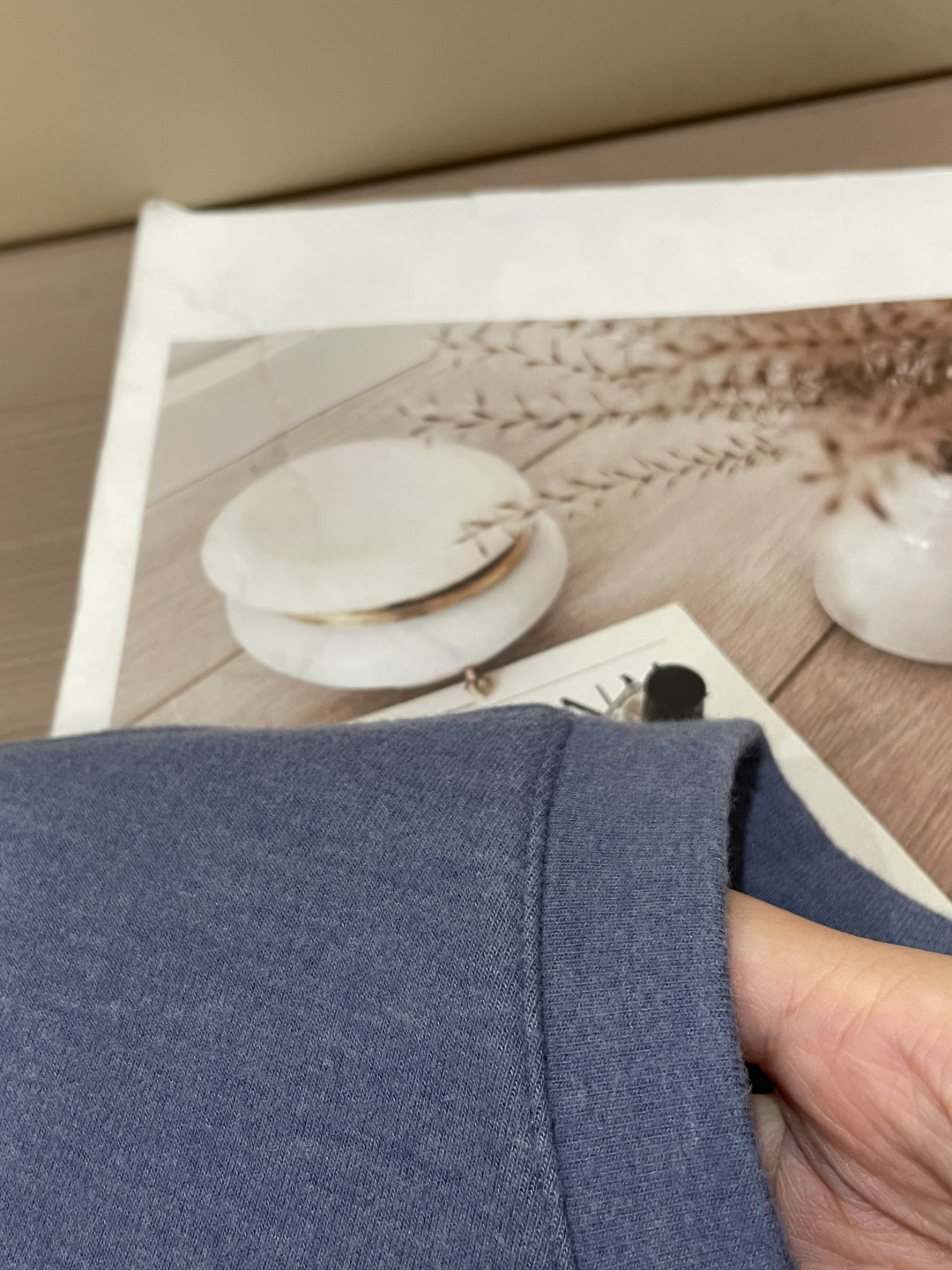 Hermès 2025秋冬卫衣｜奢牌质感与日常松弛感的绝妙融合Hermès这款卫衣，真的把高级感和舒适度