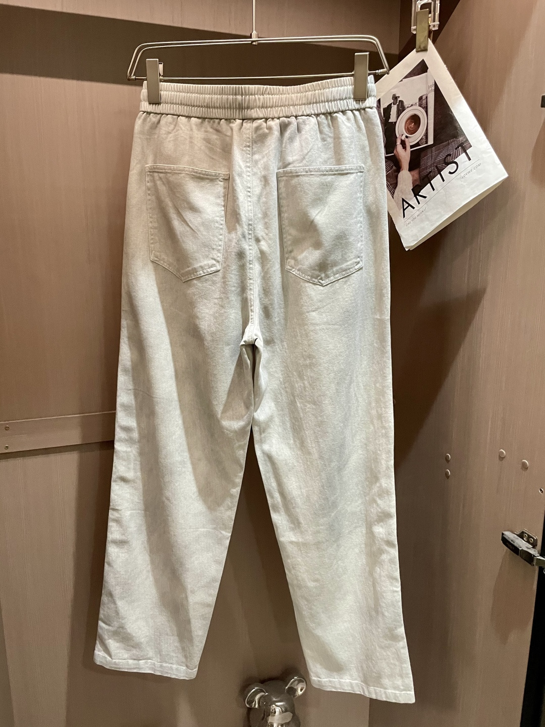 圣罗兰 2025秋冬最新休闲裤 潮人必备 版型超赞，能很好的修复各种腿型，非常个性！柔软排汗，舒适度极高