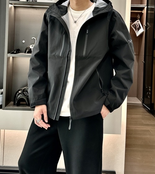 ARC'TERYX Beta LT Series Waterproof Hooded Jacket - Classic Outdoor Shell 1 ARC'TERYX Beta LT Series Waterproof Hooded Jacket - Classic Outdoor Shell