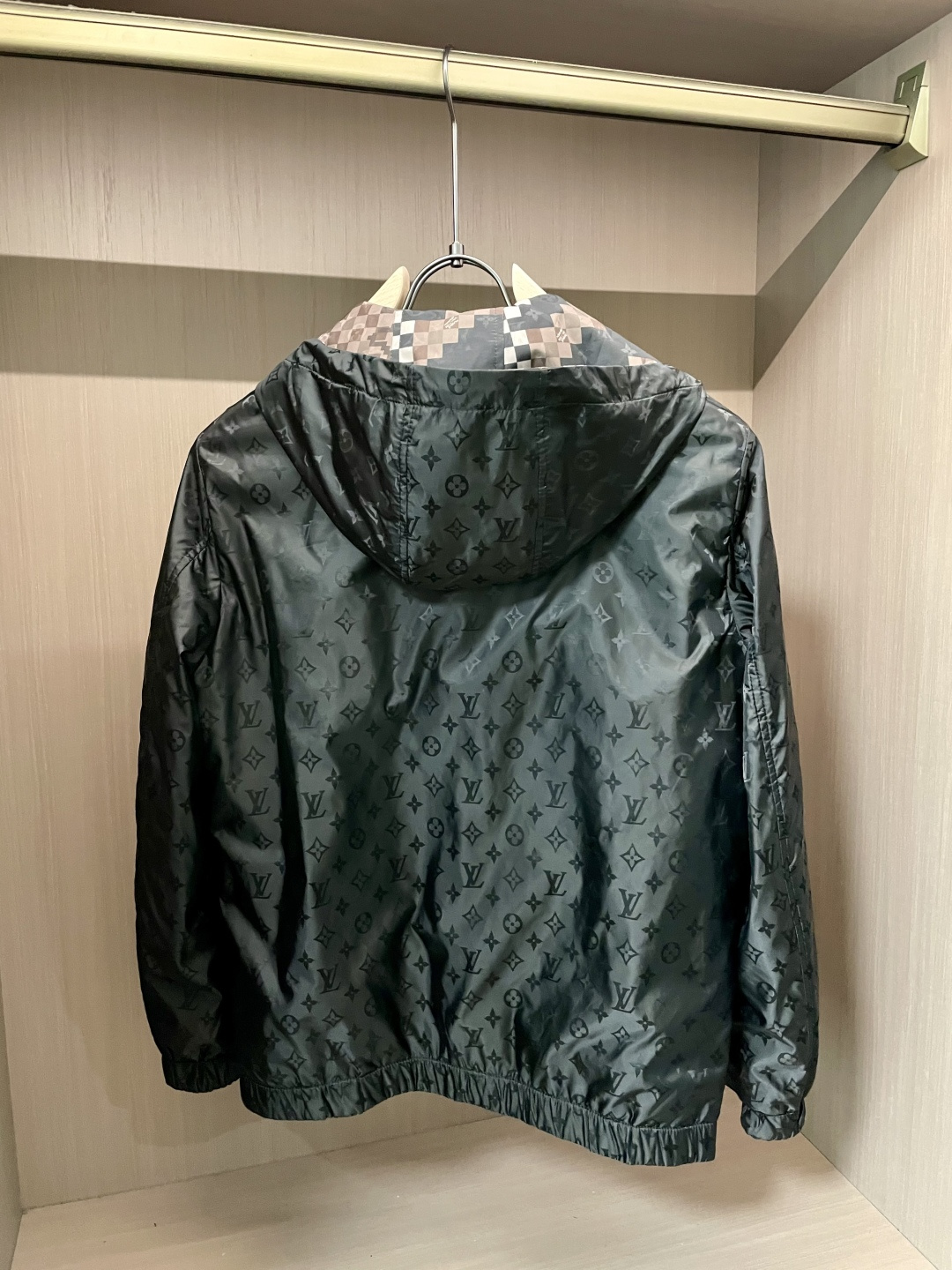 Lv 2025秋冬休闲夹克外套，最新时尚休闲拉链夹克，时尚夹克外套!贸易公司渠道稀出，同步官网发售，男神