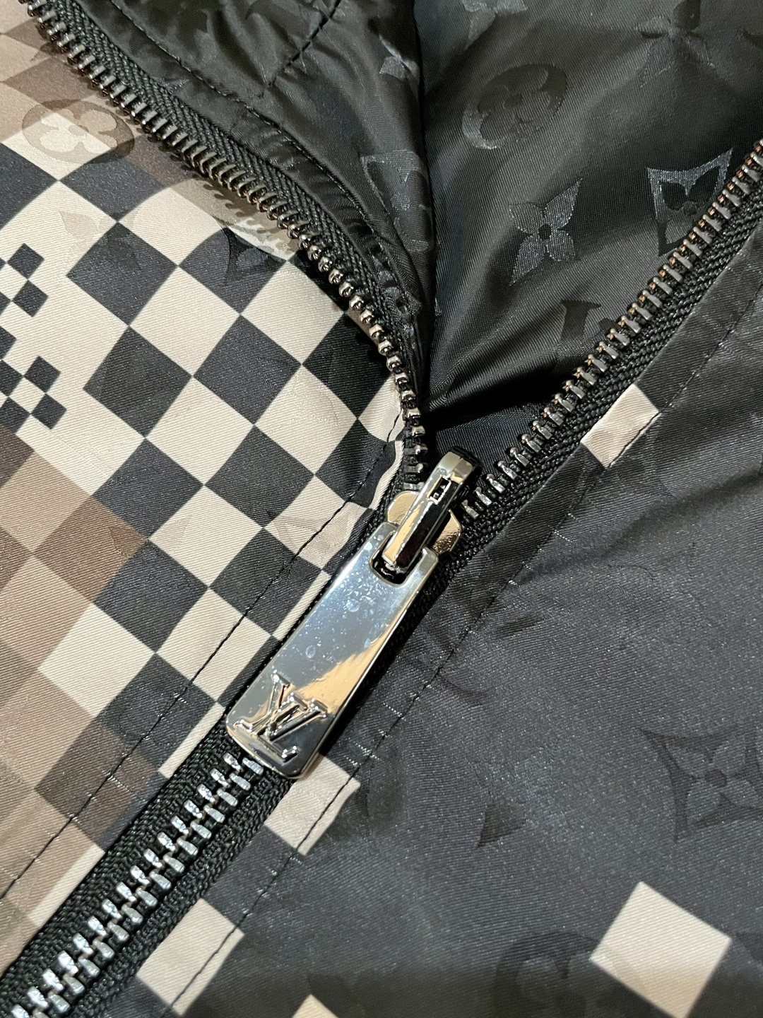 Lv 2025秋冬休闲夹克外套，最新时尚休闲拉链夹克，时尚夹克外套!贸易公司渠道稀出，同步官网发售，男神