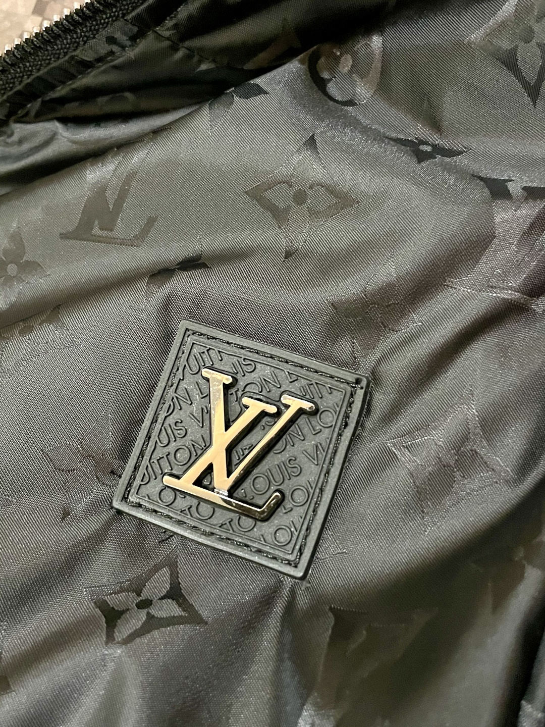 Lv 2025秋冬休闲夹克外套，最新时尚休闲拉链夹克，时尚夹克外套!贸易公司渠道稀出，同步官网发售，男神