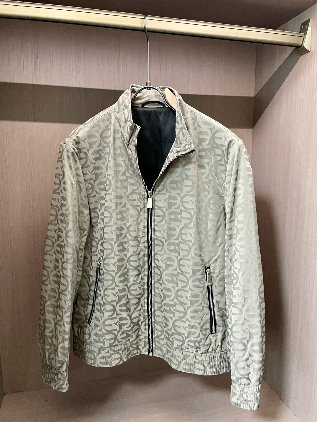 阿玛尼 2025秋冬休闲夹克外套，最新时尚休闲拉链夹克，时尚夹克外套!贸易公司渠道稀出，同步官网发售，男