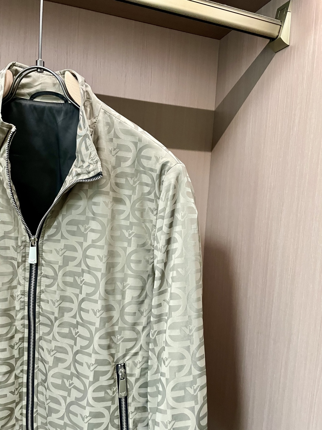 阿玛尼 2025秋冬休闲夹克外套，最新时尚休闲拉链夹克，时尚夹克外套!贸易公司渠道稀出，同步官网发售，男