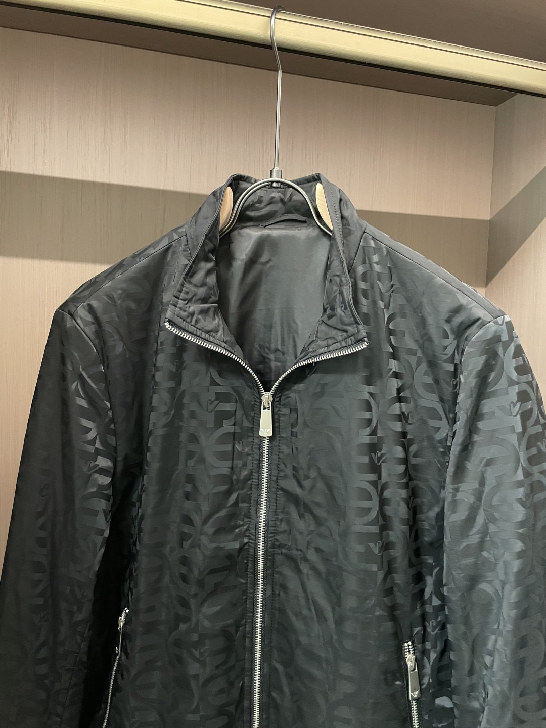 阿玛尼 2025秋冬休闲夹克外套，最新时尚休闲拉链夹克，时尚夹克外套!贸易公司渠道稀出，同步官网发售，男