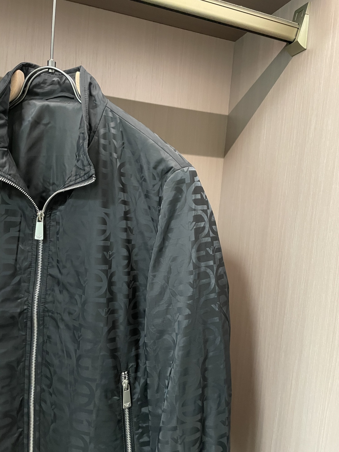 阿玛尼 2025秋冬休闲夹克外套，最新时尚休闲拉链夹克，时尚夹克外套!贸易公司渠道稀出，同步官网发售，男