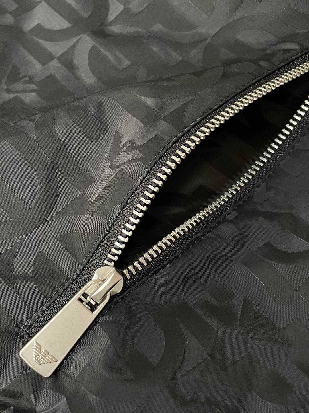 阿玛尼 2025秋冬休闲夹克外套，最新时尚休闲拉链夹克，时尚夹克外套!贸易公司渠道稀出，同步官网发售，男