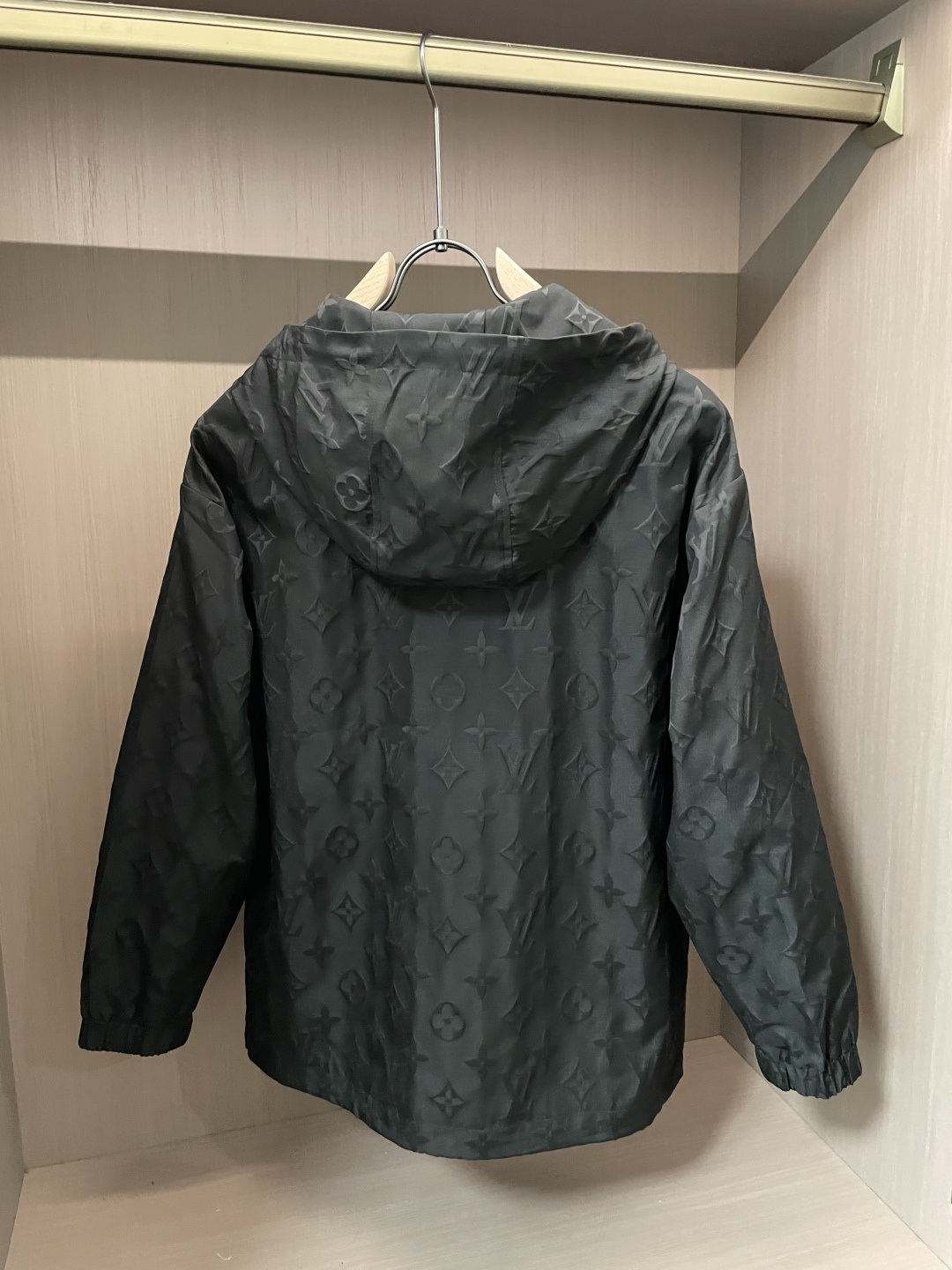 Lv 2025秋冬休闲夹克外套，最新时尚休闲拉链夹克，时尚夹克外套!贸易公司渠道稀出，同步官网发售，男神