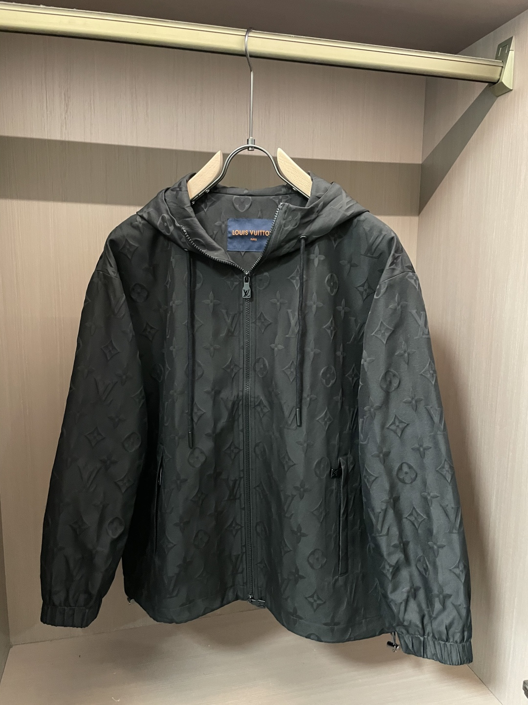 Lv 2025秋冬休闲夹克外套，最新时尚休闲拉链夹克，时尚夹克外套!贸易公司渠道稀出，同步官网发售，男神