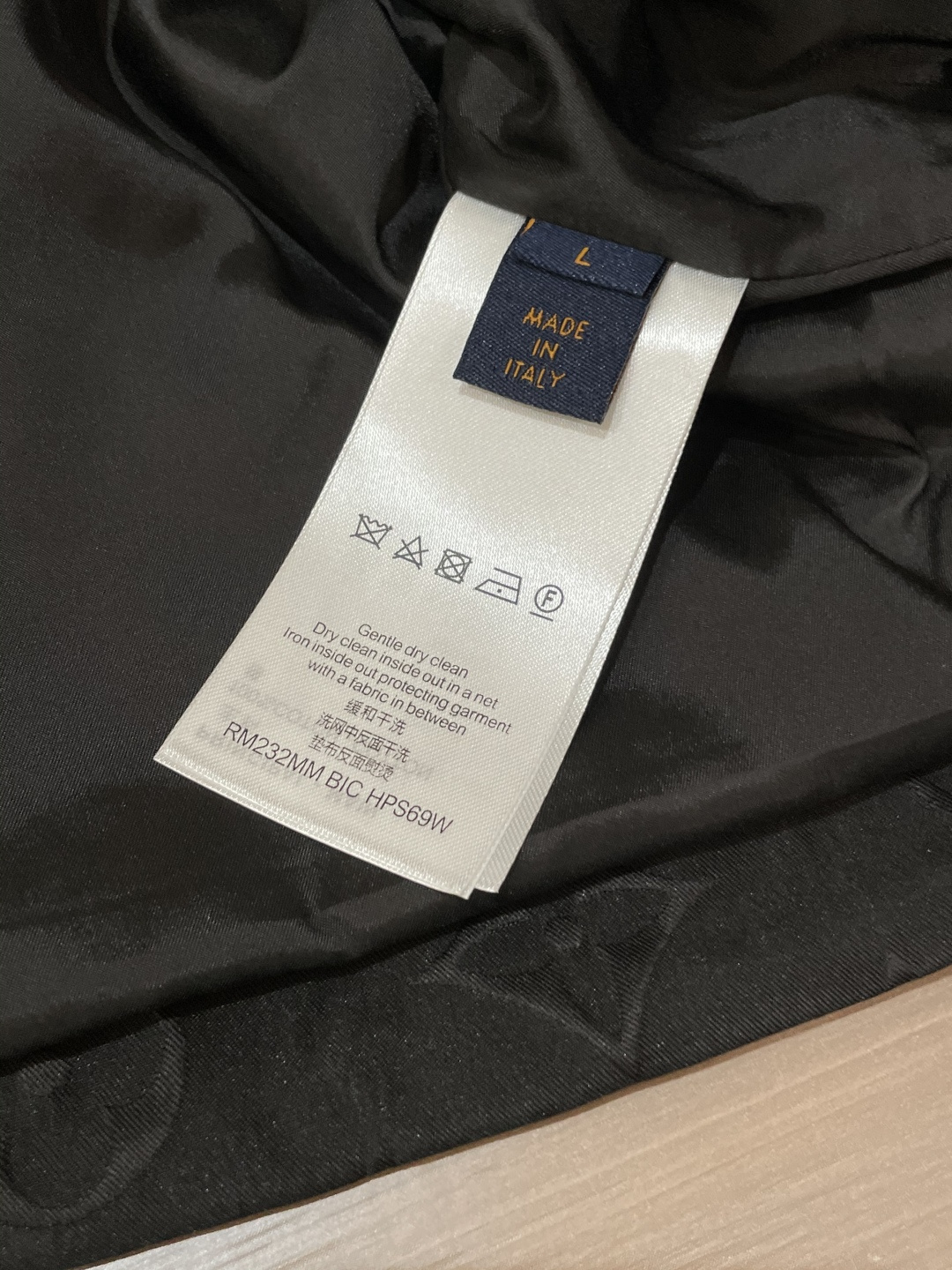 Lv 2025秋冬休闲夹克外套，最新时尚休闲拉链夹克，时尚夹克外套!贸易公司渠道稀出，同步官网发售，男神