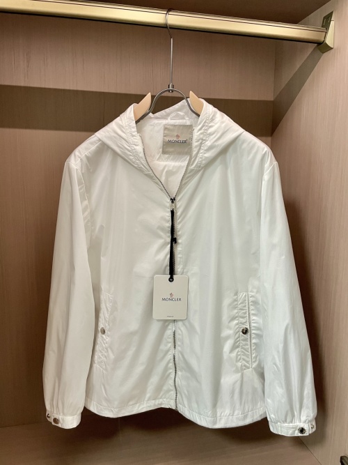 Moncler Lightweight White Jacket,Windbreaker,Casual Zip,Luxury Fashion,Women 14 Moncler Lightweight White Jacket,Windbreaker,Casual Zip,Luxury Fashion,Women