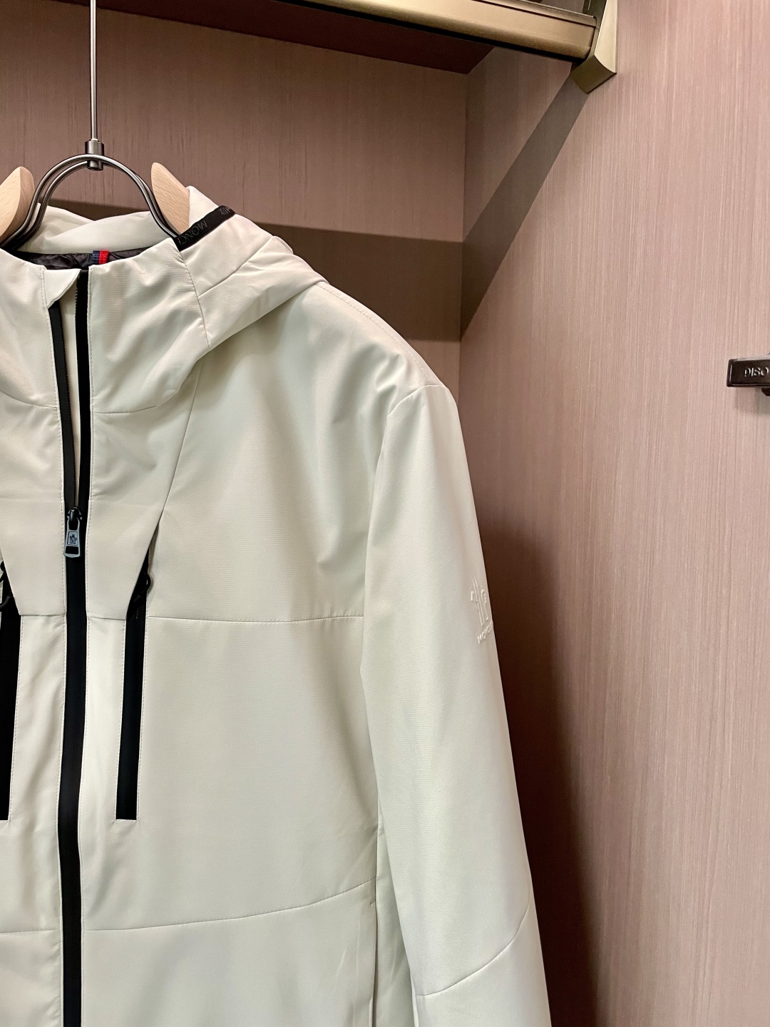 Moncler Padded Down Jacket: Warm, Stylish, and High-Quality 4 cmp i1758253131298 6418 0 2