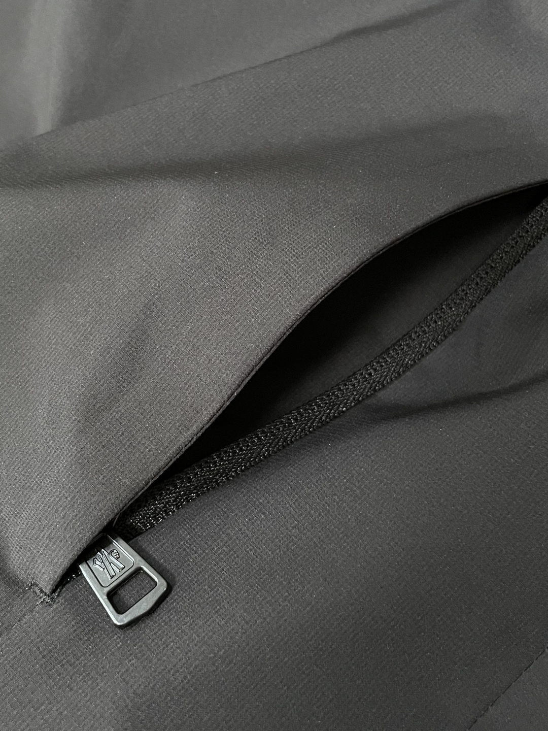 Moncler Classic Padded Down Jacket: Warm, Stylish, and Essential 8 cmp i1758253166199 6942 0 6