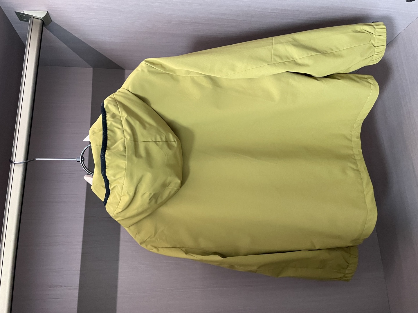 Moncler Classic Padded Down Jacket: Warm, Stylish, and High-Quality 5 cmp i1758253195780 6502 0 3
