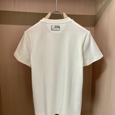 FENDI 2025早秋新品厚款腰果花印花短袖T恤;定制260克高密水柔棉面料,舒适柔软,保暖性强,胸前 FENDI 2025早秋新品厚款腰果花印花短袖T恤;定制260克高密水柔棉面料,舒适柔软,保暖性强,胸前