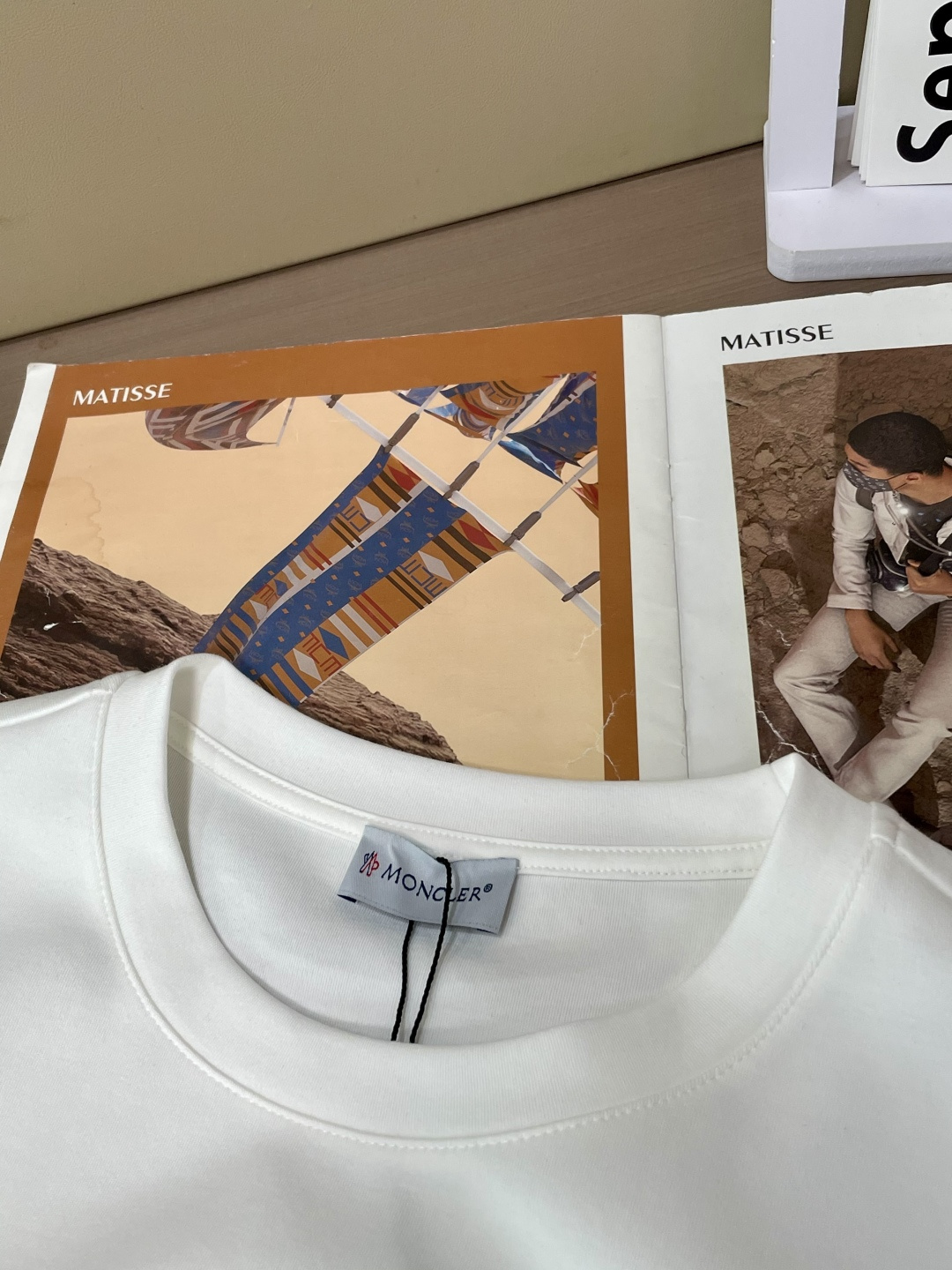 蒙口 2025早秋新品限定款字母错位字母印花长袖T恤衫；定制260克高密水柔棉，市场上无法媲美的一款定制