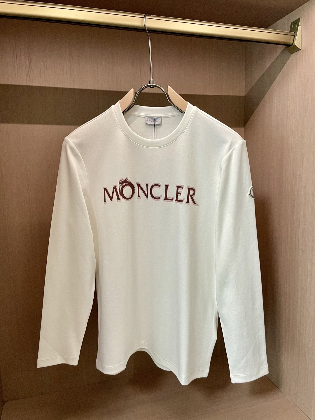 蒙口 2025早秋新品限定款字母错位字母印花长袖T恤衫；定制260克高密水柔棉，市场上无法媲美的一款定制