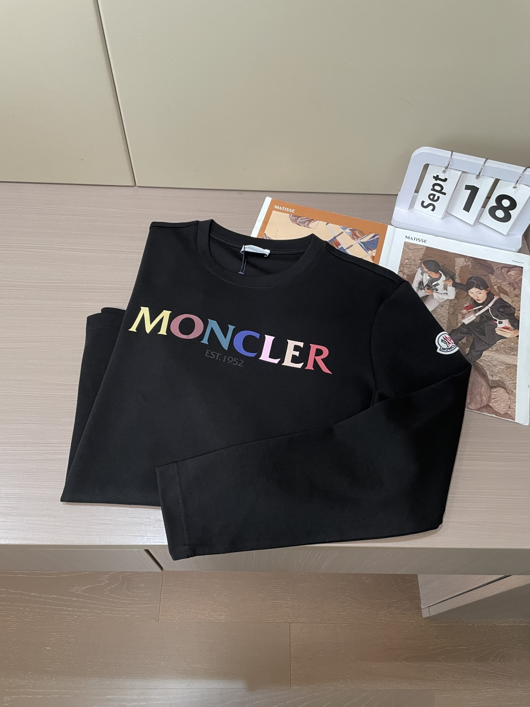 MK欧洲限定早秋新品厚款彩虹🌈字母印花长袖打底衫；定制260克高密水柔棉面料，独有的苏皮马水洗棉含量高达