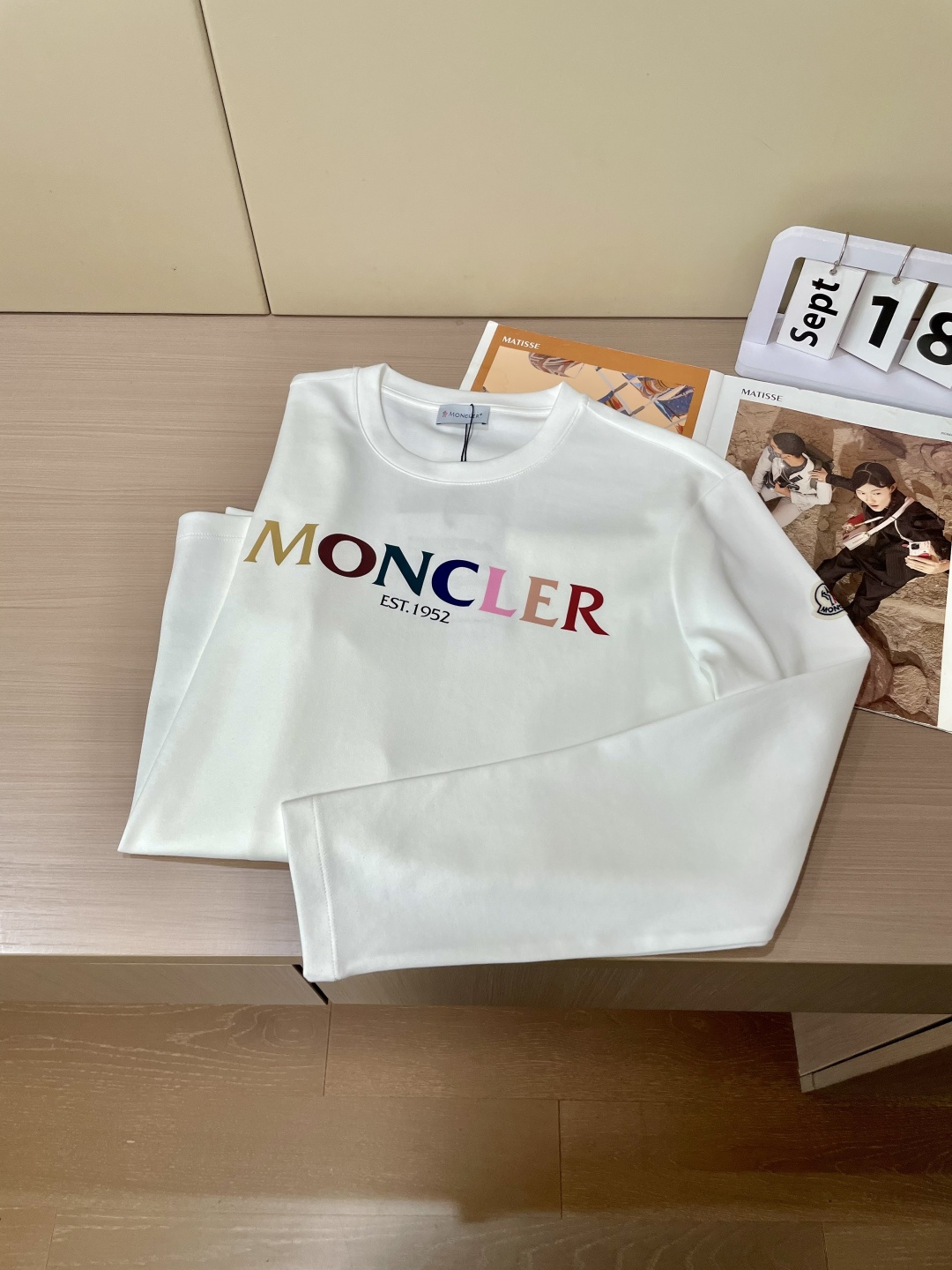 MK欧洲限定早秋新品厚款彩虹🌈字母印花长袖打底衫；定制260克高密水柔棉面料，独有的苏皮马水洗棉含量高达