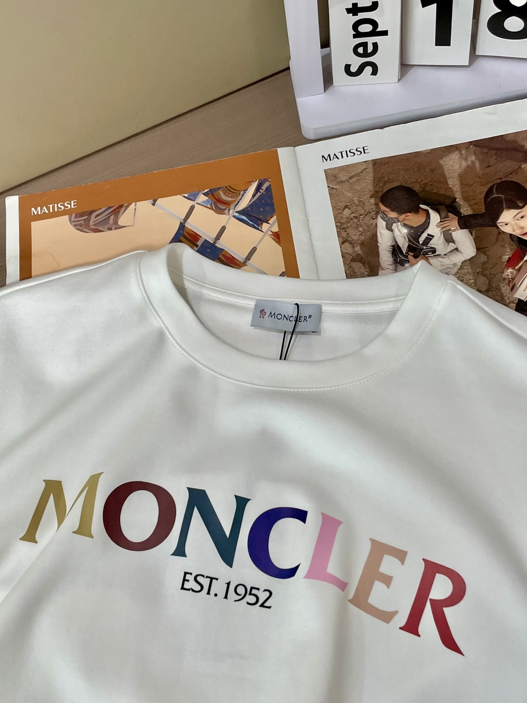 MK欧洲限定早秋新品厚款彩虹🌈字母印花长袖打底衫；定制260克高密水柔棉面料，独有的苏皮马水洗棉含量高达