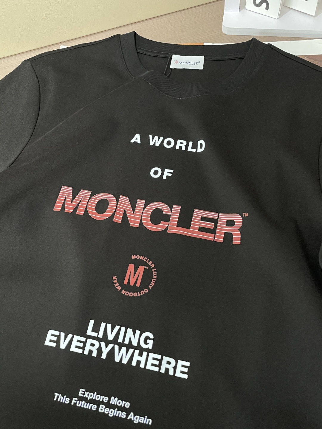 MK 2025早秋新品厚款赛事字母印花短袖T恤；定制260克高密水柔棉面料，舒适柔软，胸前赛事印花字母L