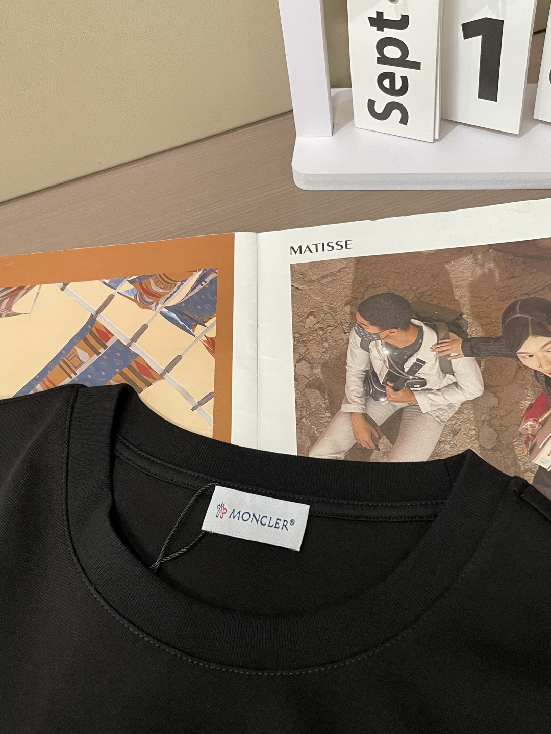 MK 2025早秋新品厚款赛事字母印花短袖T恤；定制260克高密水柔棉面料，舒适柔软，胸前赛事印花字母L