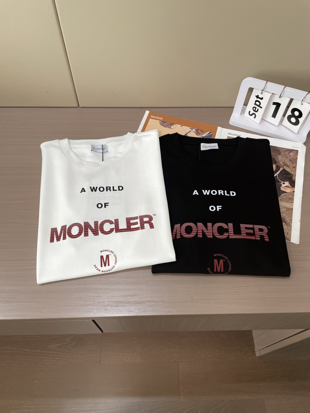 MK 2025早秋新品厚款赛事字母印花短袖T恤；定制260克高密水柔棉面料，舒适柔软，胸前赛事印花字母L