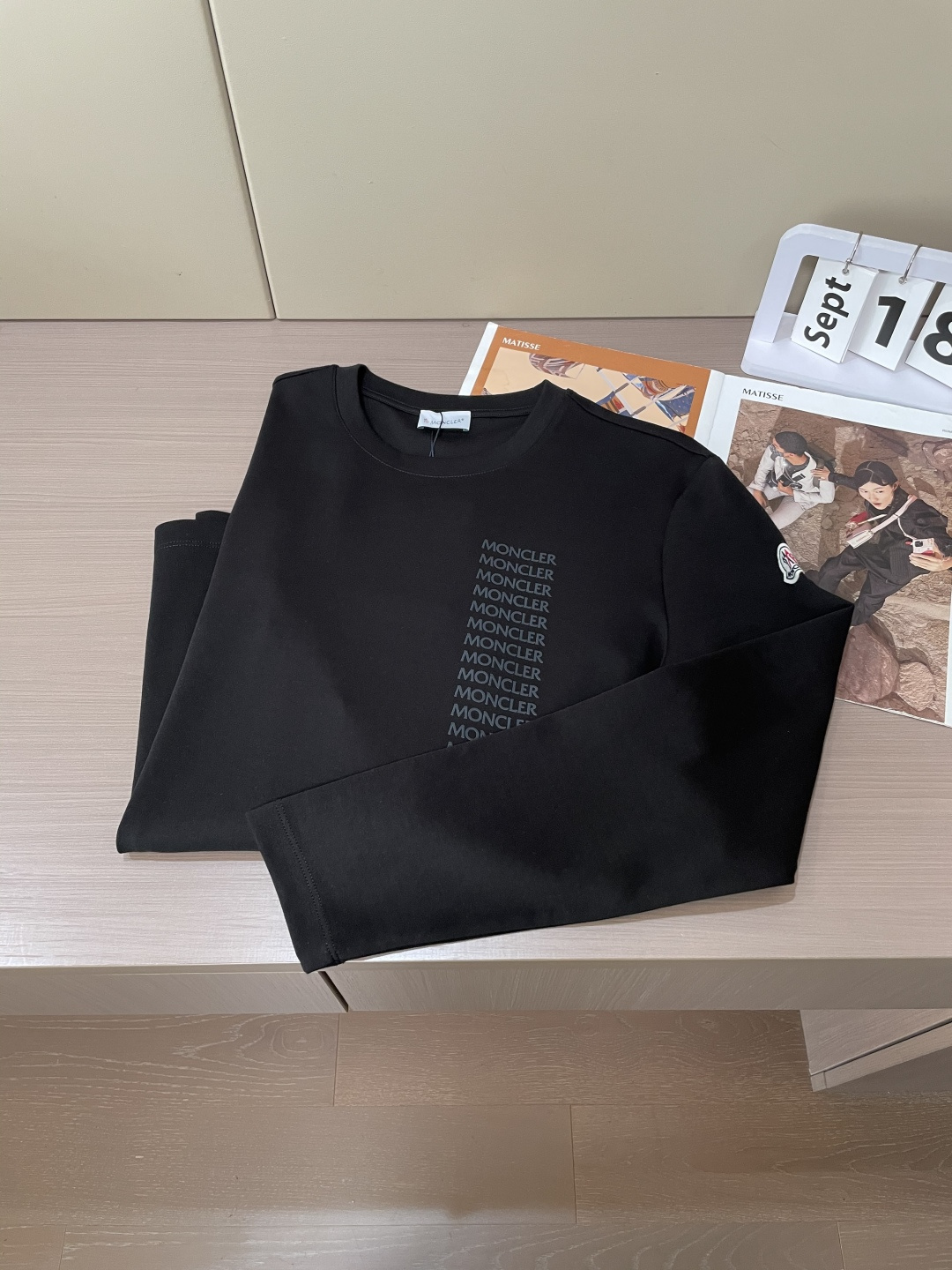 MK2025早秋新品厚款水柔棉联排字母印花长袖T恤衫；定制260克高密水柔棉面料，胸前联排字母LOGO印