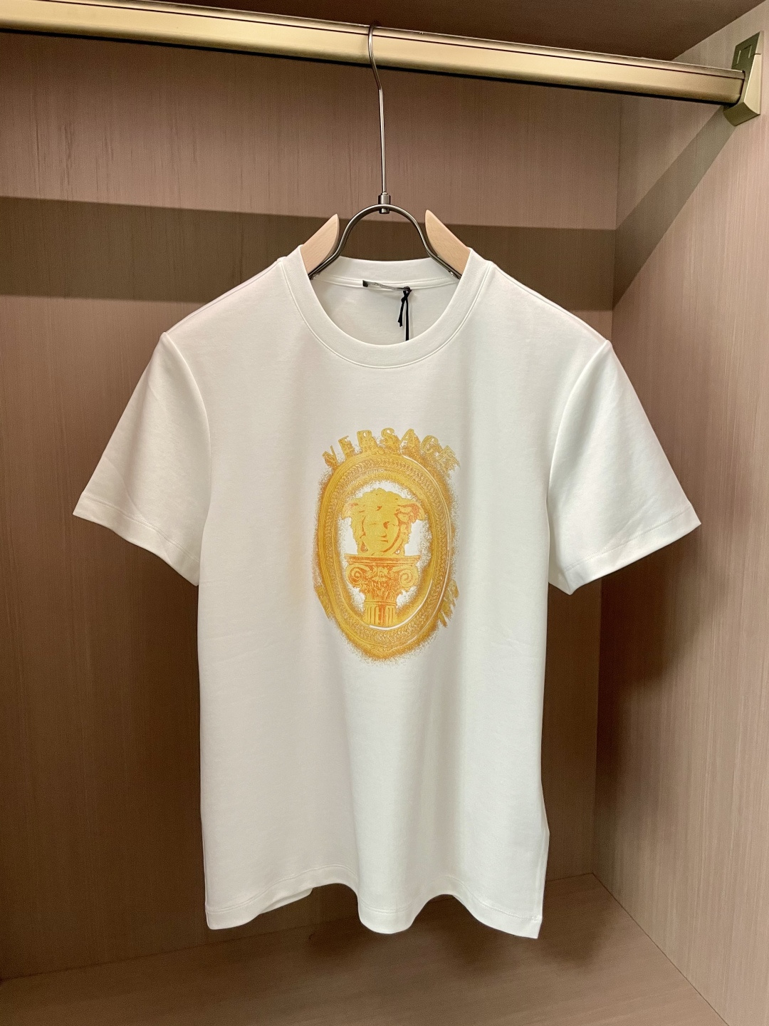 🆚2025早秋新品厚款喷墨式印花工艺厚款短袖T恤；“丁禹兮”同款喷墨式印花工艺，非常抽象派的一款金色印花