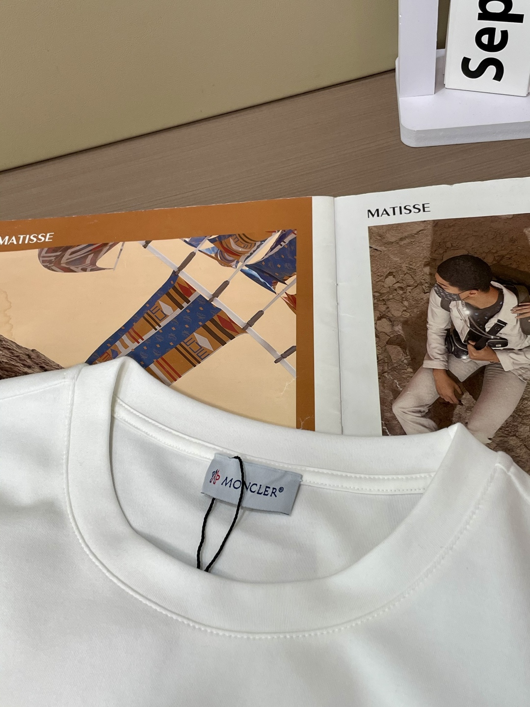 MK2025春夏新品厚款前后幅字母印花长袖T恤；定制260克高密水柔棉面料95%的棉质可以更大幅度的提高