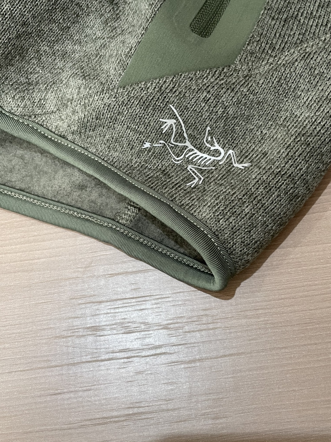 ARC‘TERYX始祖鸟COVERT CARDIGAN户外保暖抓绒衫开衫外套 超火爆海外版.采用岛国進口