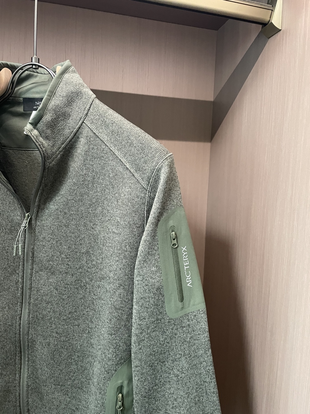 ARC‘TERYX始祖鸟COVERT CARDIGAN户外保暖抓绒衫开衫外套 超火爆海外版.采用岛国進口