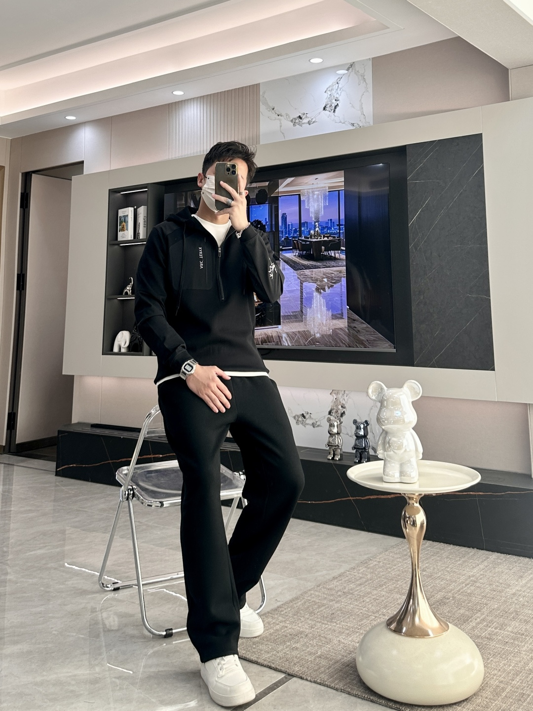 2025秋冬系列上新✨始祖鸟 棉质连帽卫衣此款卫衣衫选用定制进口空气层针织棉布制成，该面料手感轻薄细腻软