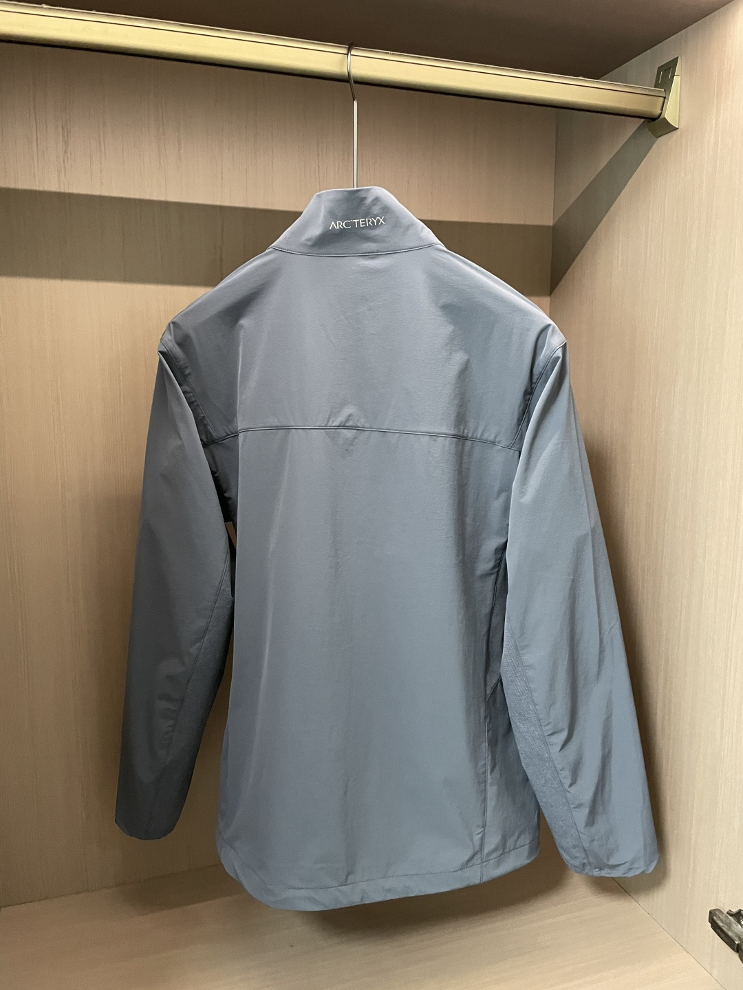 Arcteryx/始祖鸟 2025新款软壳夹克外套这款GAMMALT夹克采用轻薄耐磨的WEE BURLY