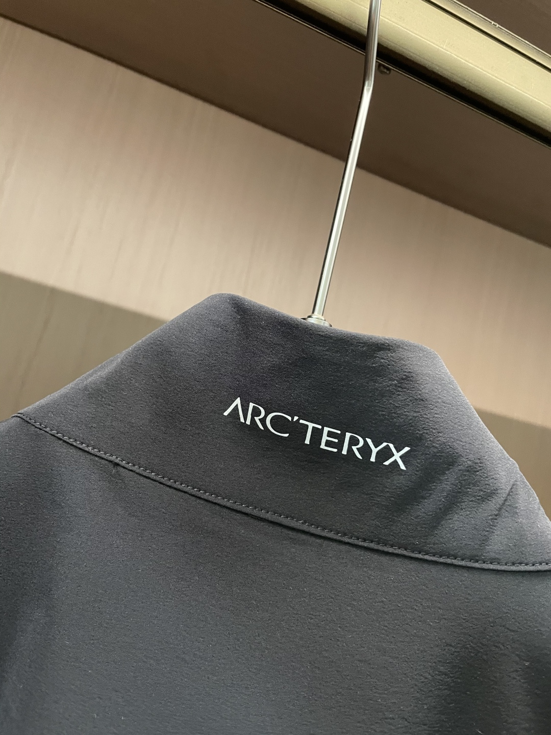 Arcteryx/始祖鸟 2025新款软壳夹克外套这款GAMMALT夹克采用轻薄耐磨的WEE BURLY