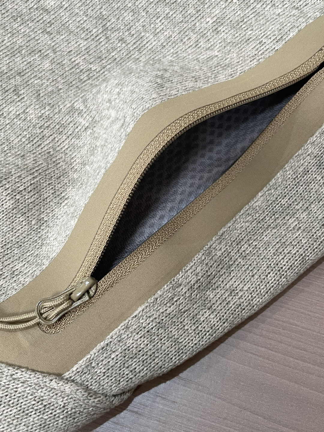 ARC‘TERYX始祖鸟COVERT CARDIGAN户外保暖抓绒衫开衫外套 超火爆海外版.采用岛国進口