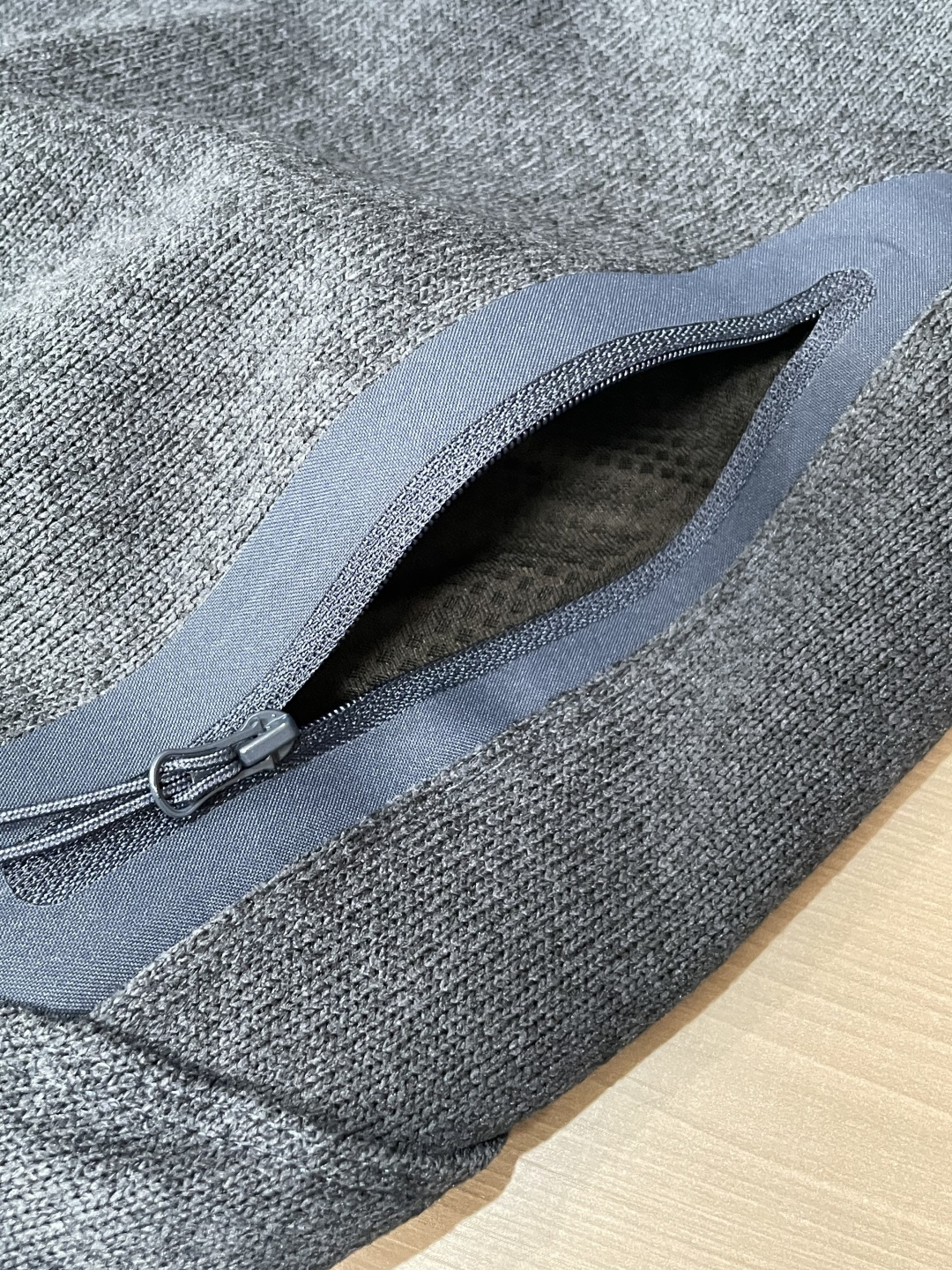 ARC‘TERYX始祖鸟COVERT CARDIGAN户外保暖抓绒衫开衫外套 超火爆海外版.采用岛国進口