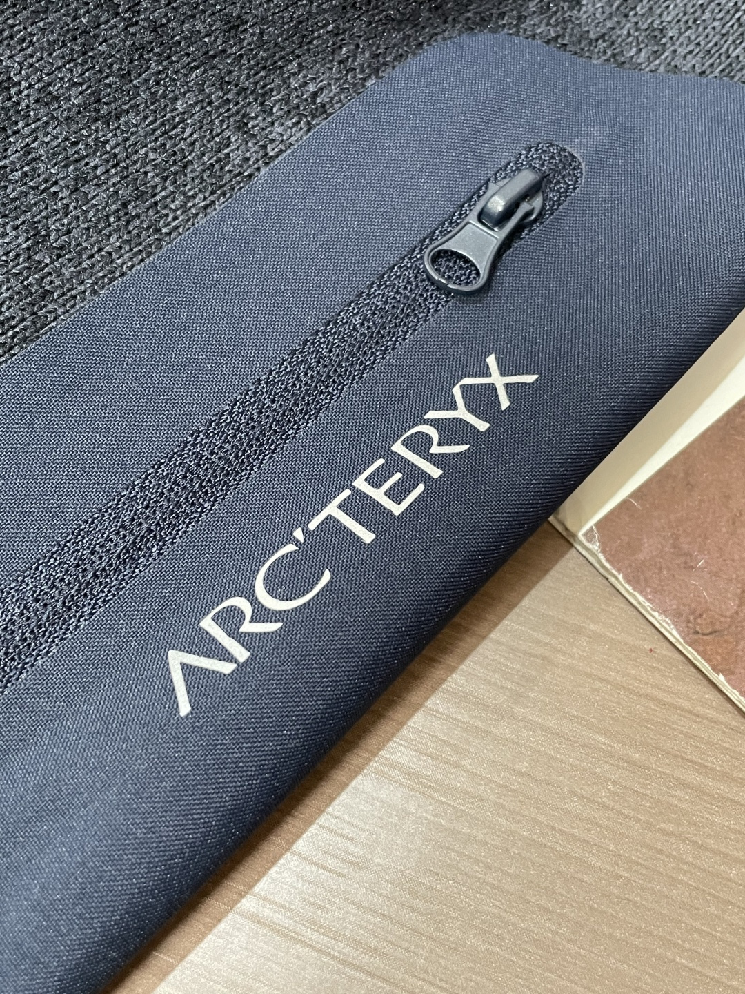 ARC‘TERYX始祖鸟COVERT CARDIGAN户外保暖抓绒衫开衫外套 超火爆海外版.采用岛国進口