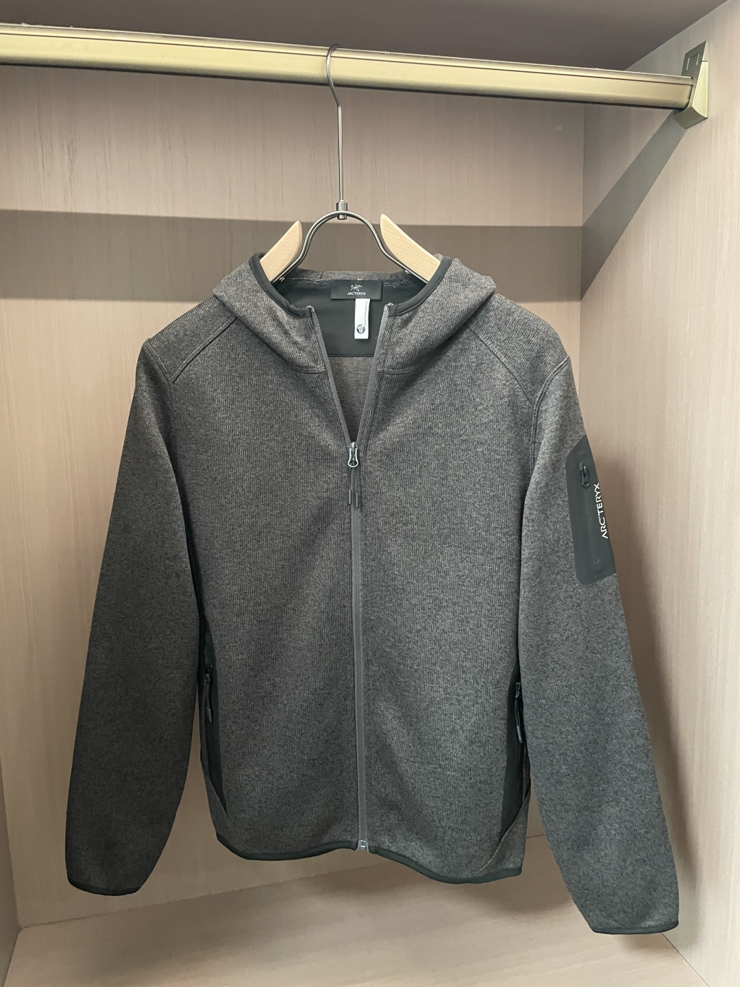 ARC‘TERYX始祖鸟COVERT CARDIGAN户外保暖抓绒衫开衫外套 超火爆海外版.采用岛国進口