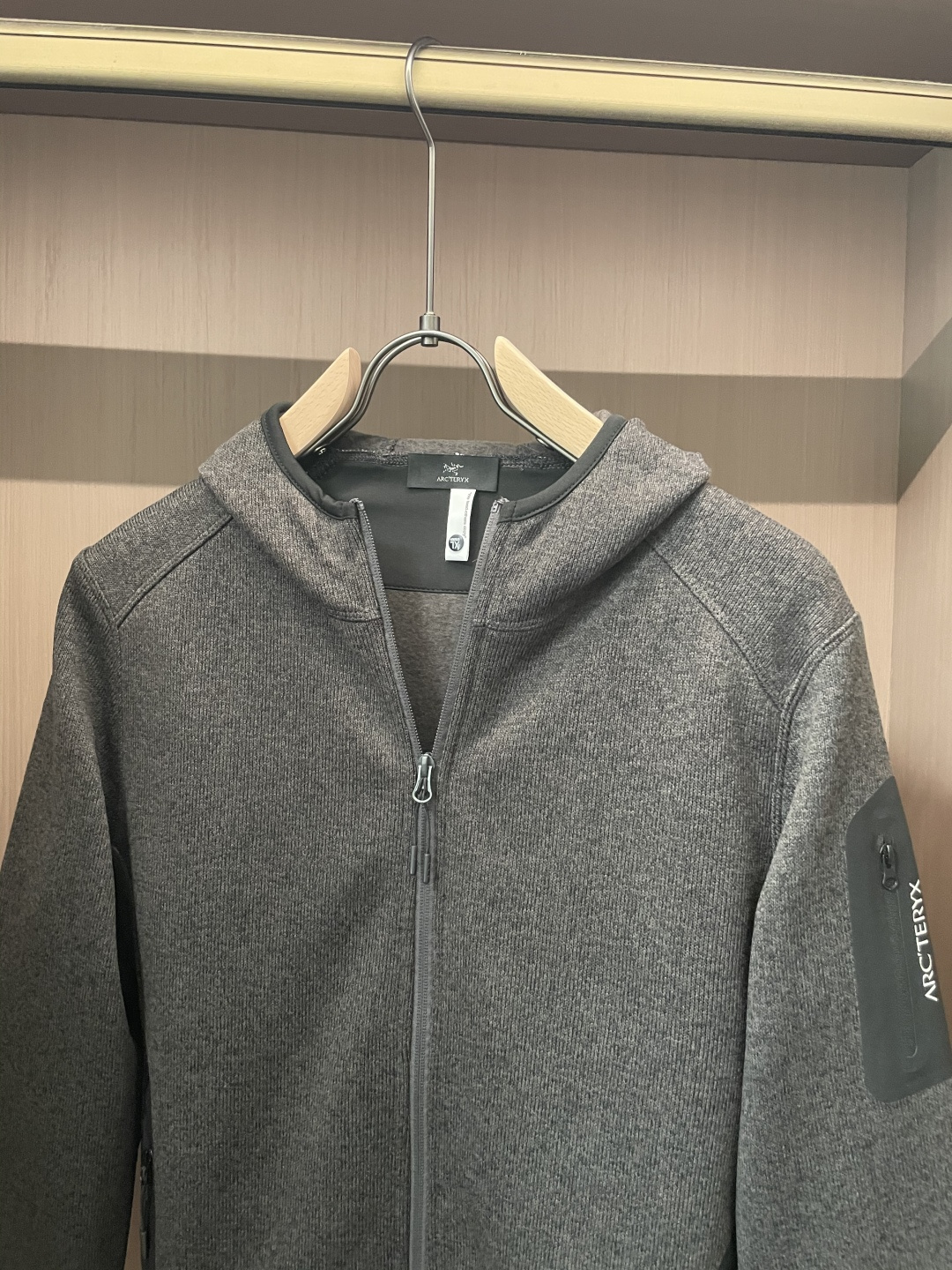 ARC‘TERYX始祖鸟COVERT CARDIGAN户外保暖抓绒衫开衫外套 超火爆海外版.采用岛国進口